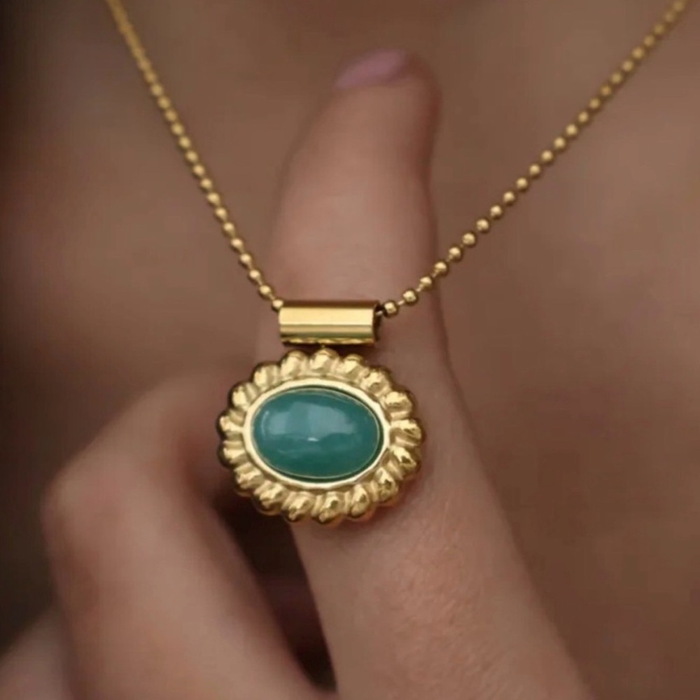 Green Medallion Pendant Necklace Vintage Inspired